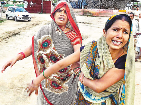 Car collides with tree, youth dies