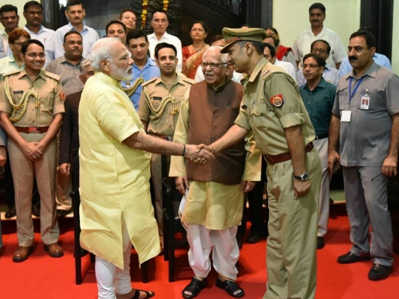 SI wrote poem on Yoga day PM Modi meets him.