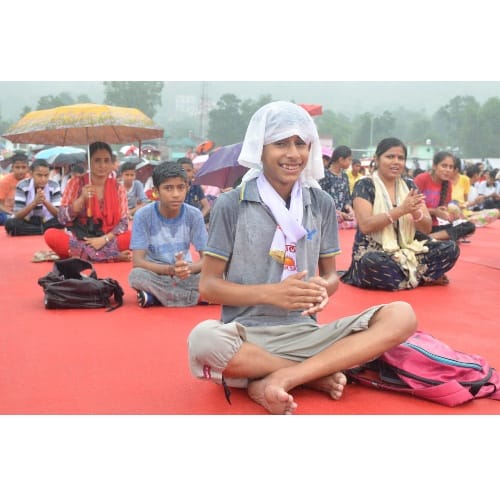 Smriti Irani performed yoga in Sujanpur on International Yoga Day