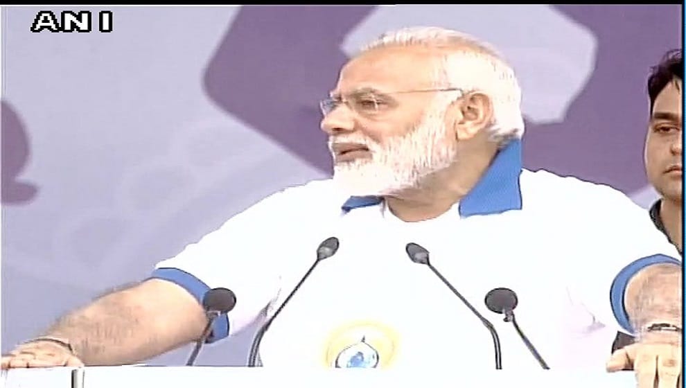 pm modi yoga lucknow international yoga day