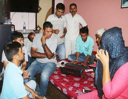Husband and Aashiq police officer in jail, now the third acquaintance of the girl is also arrested