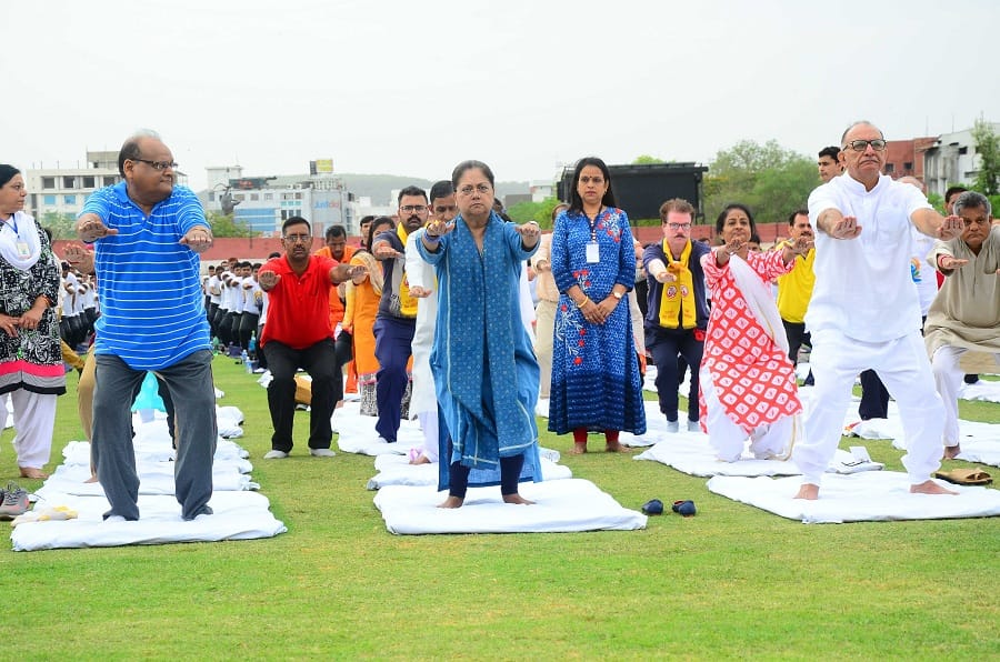 cm raje participated in yoga function in jaipur