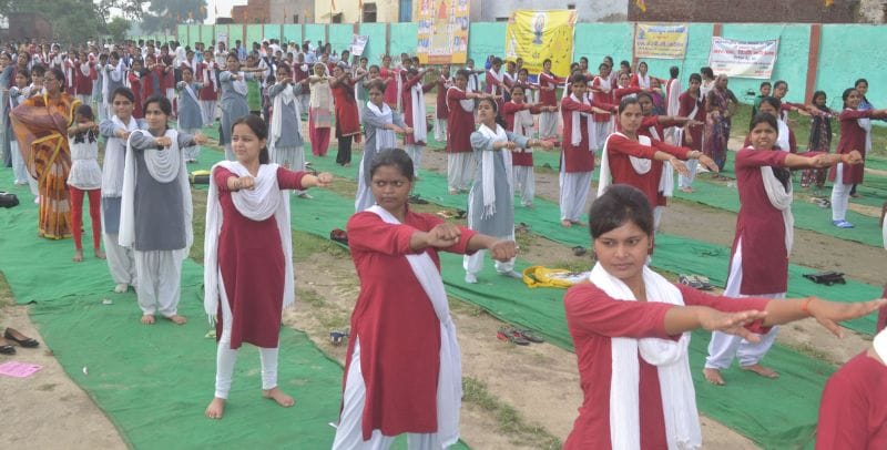 योग का पकड़ा साथ तो निरोग बनने की आस