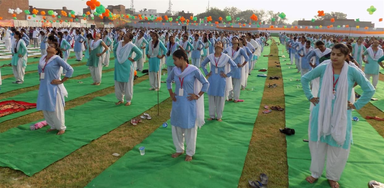 Thousands of people have done yoga for healthy bodyin hathras