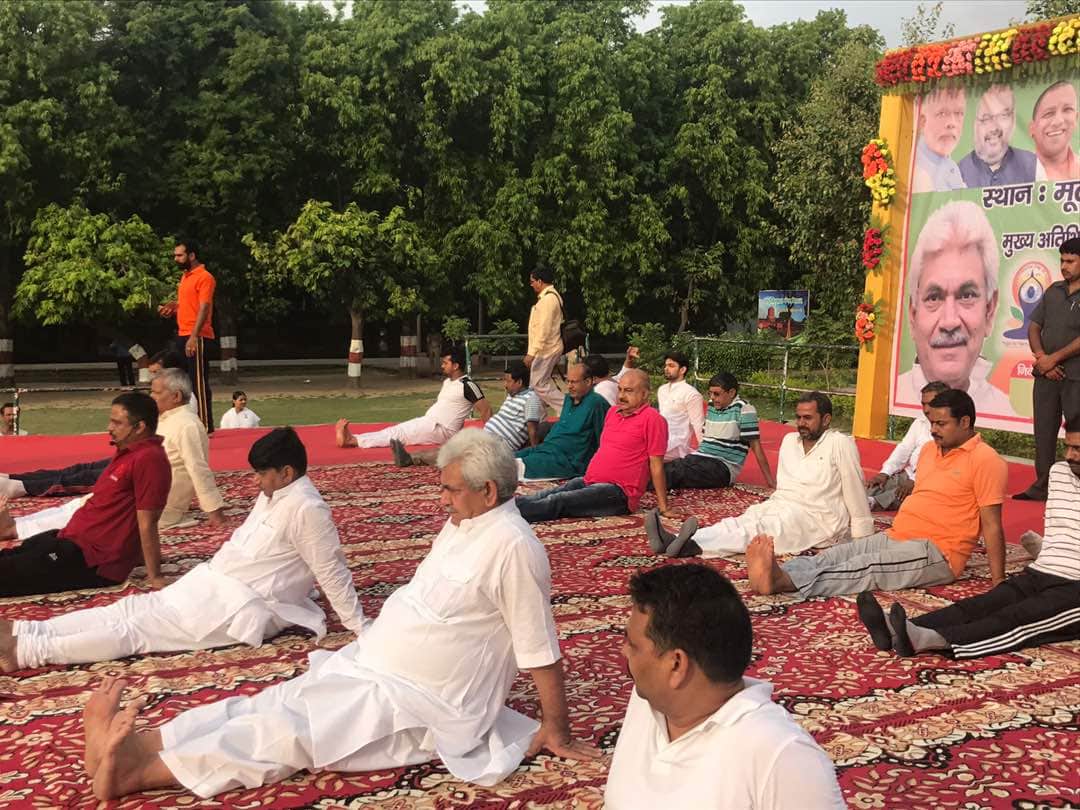 International Yoga Day Manoj Sinha reached Sarnath, thousands of people taken part