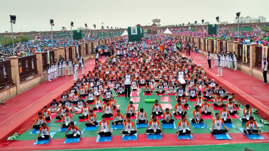 prime minister modi yoga session in lucknow