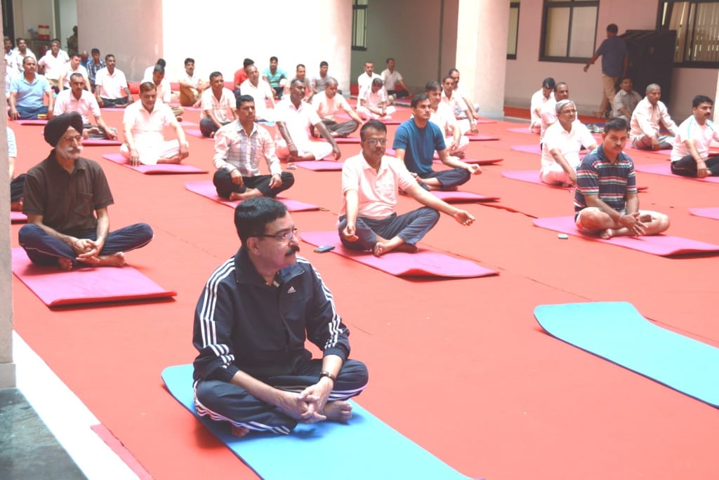 Yoga in Rajasthan: DGP and other officers and employees did like it 
