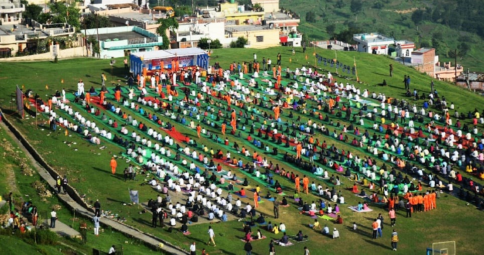  great crowd in Simkani of Almora for yoga