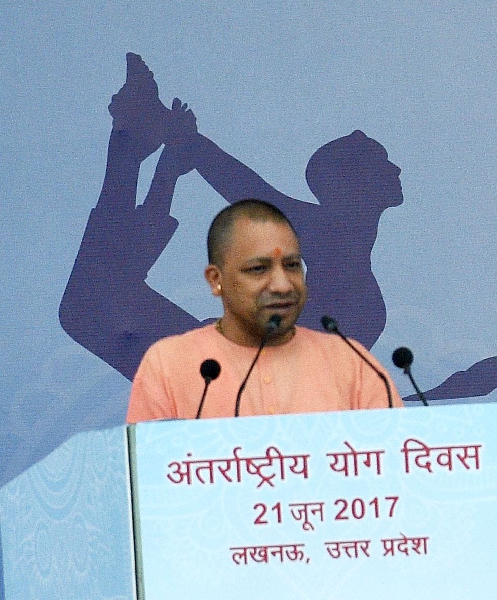  yogi adityanath on world yoga day in Lucknow.
