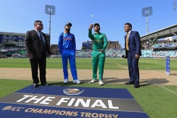 Virat Kohli changed team management decision to bat first after winning toss Champions trophy 2017