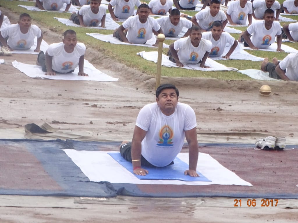 crpf personnel learned to perform yoga skills