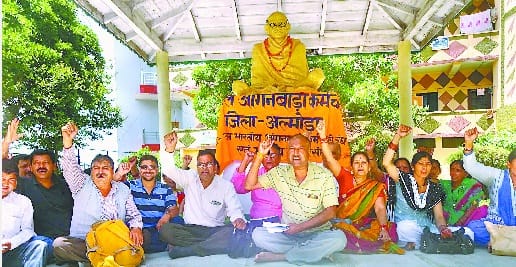 Workers protest rally against Center's labor policy