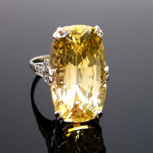 identification of good topaz or pukhraj gemstone