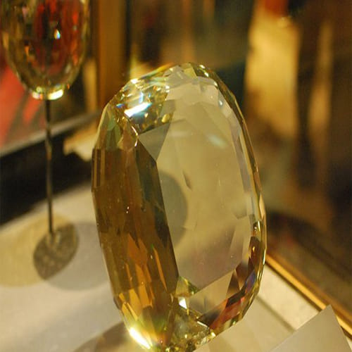 identification of good topaz or pukhraj gemstone