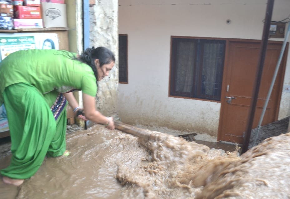 Heavy Rainfall in Himachal Before Monsoon.