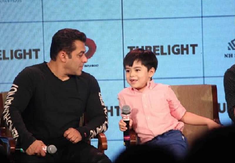 salman khan makes complete enjoyment with tubelight kid matin ray tangu