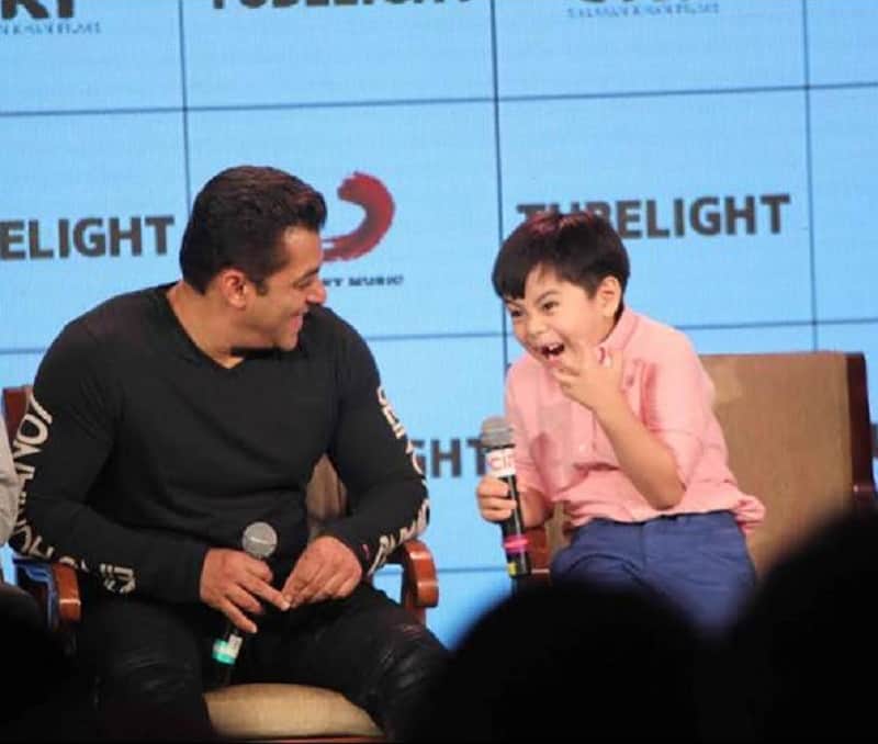salman khan makes complete enjoyment with tubelight kid matin ray tangu