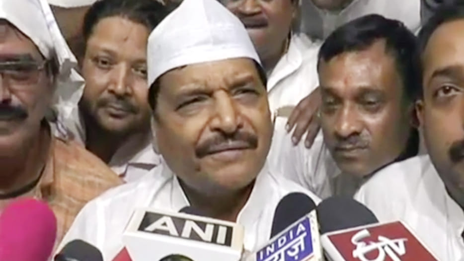 shivpal says about yogi sarkar in kanpur  