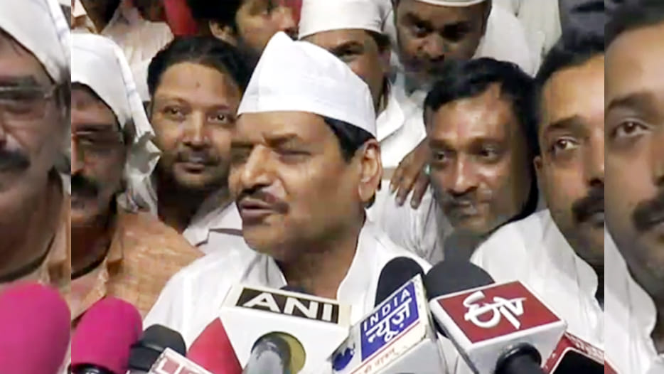 shivpal says about yogi sarkar in kanpur  