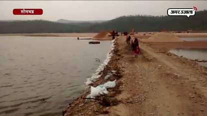 BALOO KHANAN MAFIYA CONSTRUCT A BRIDGE IN RIVER IN SONBHADRA