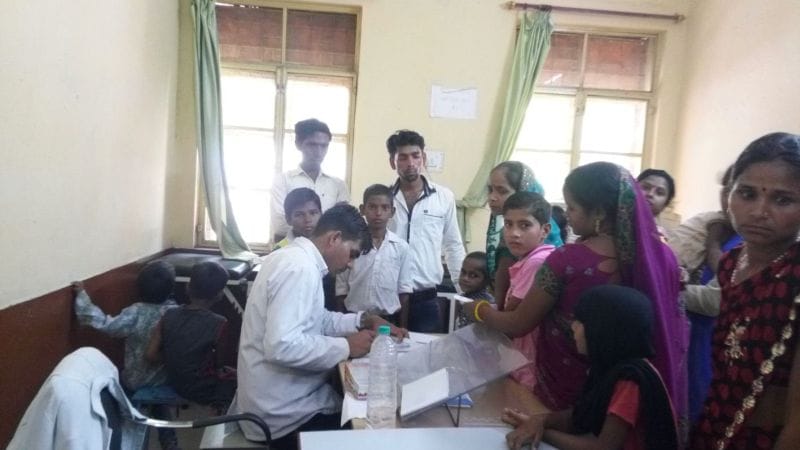 प्रशिक्षु फार्मासिस्टों के भरोसे है जिला अस्पताल