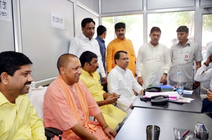 chief minister yogi adityanath visits BJP office in Lucknow