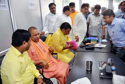 chief minister yogi adityanath visits BJP office in Lucknow