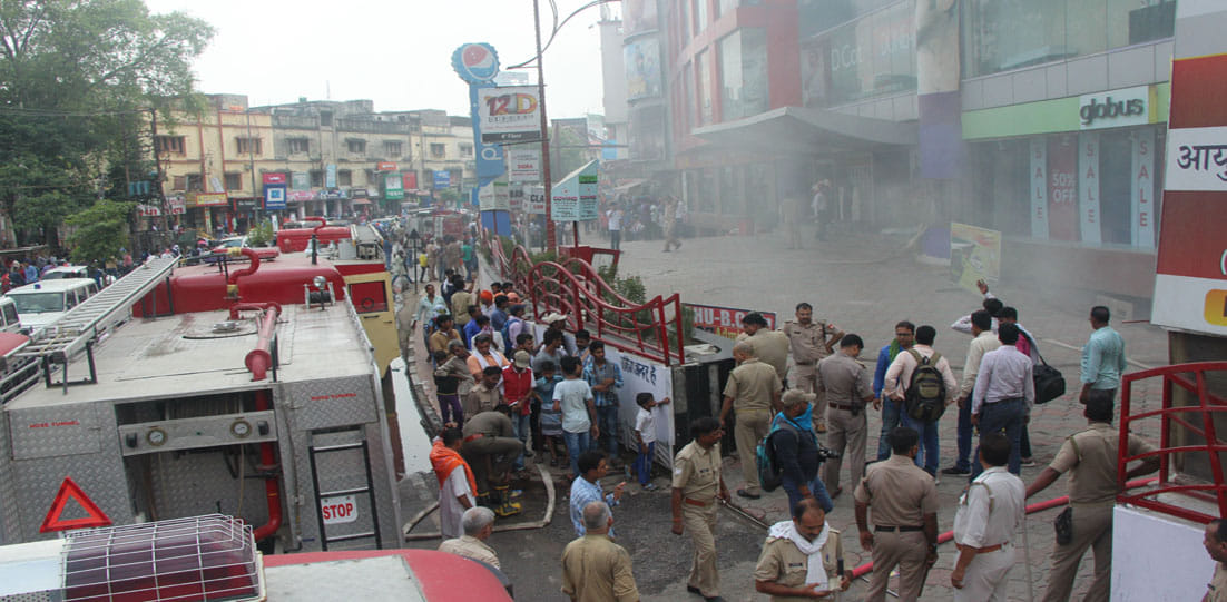 IP sigra mall lifes survive in fire