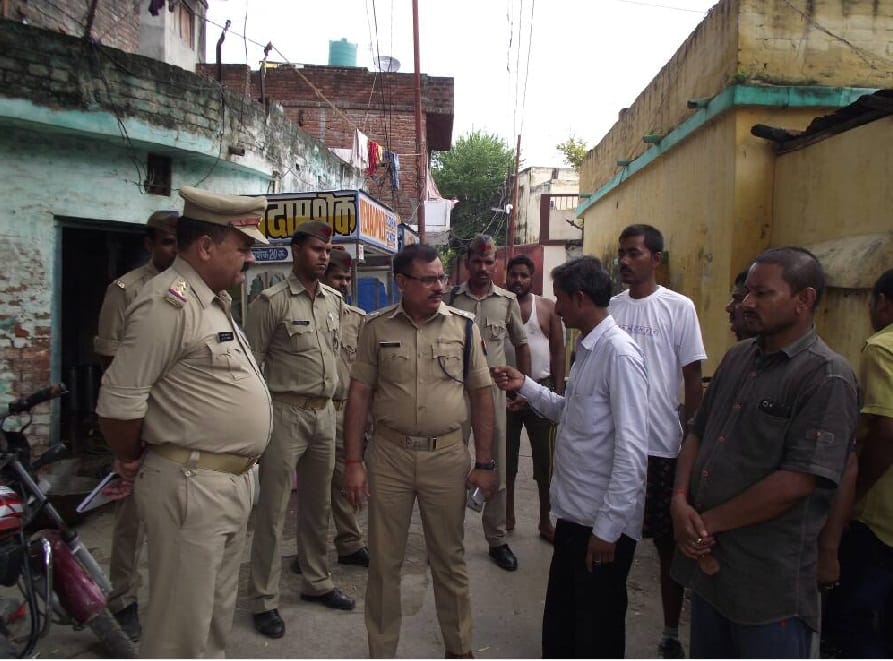 राजघाट इलाके में व्यापारी से दिनदहाड़े लूट