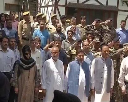 mob killed dsp in srinagar of kashmir