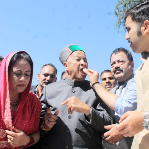 cm Virbhadra singh celebrates his 84th birthday