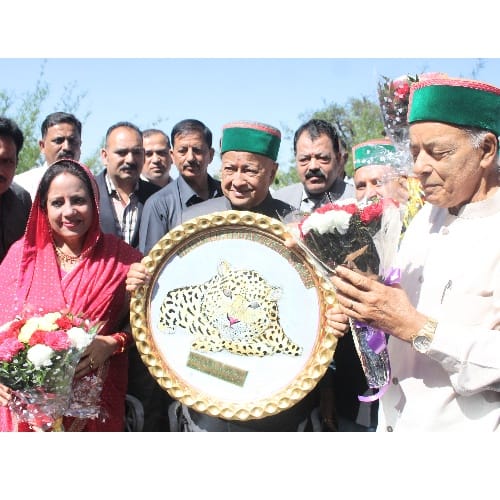 cm Virbhadra singh celebrates his 84th birthday