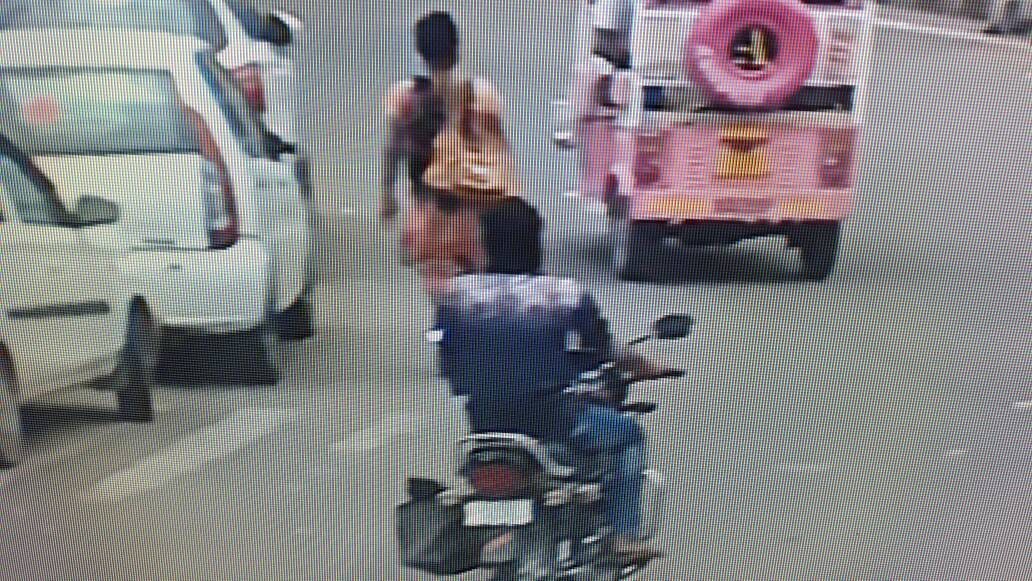 Alwar police is looking for the robber