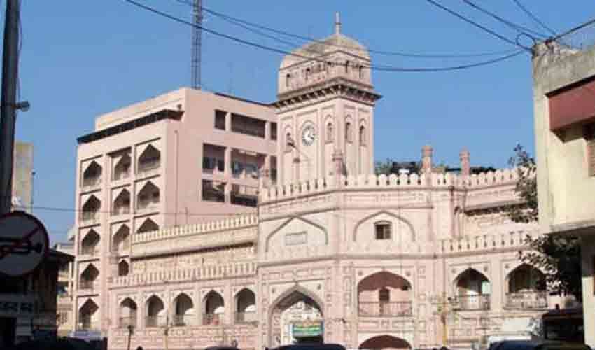 job vacancies for 4th class passed in government sector 8000 salary