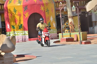 Read the first ride review of newly launched Honda CLIQ