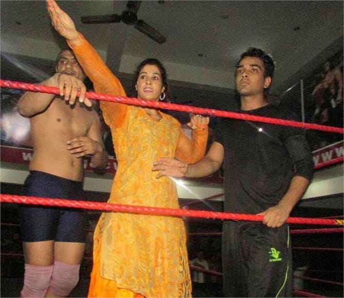 indian lady khali wrestler kavita dalal selected for wwe