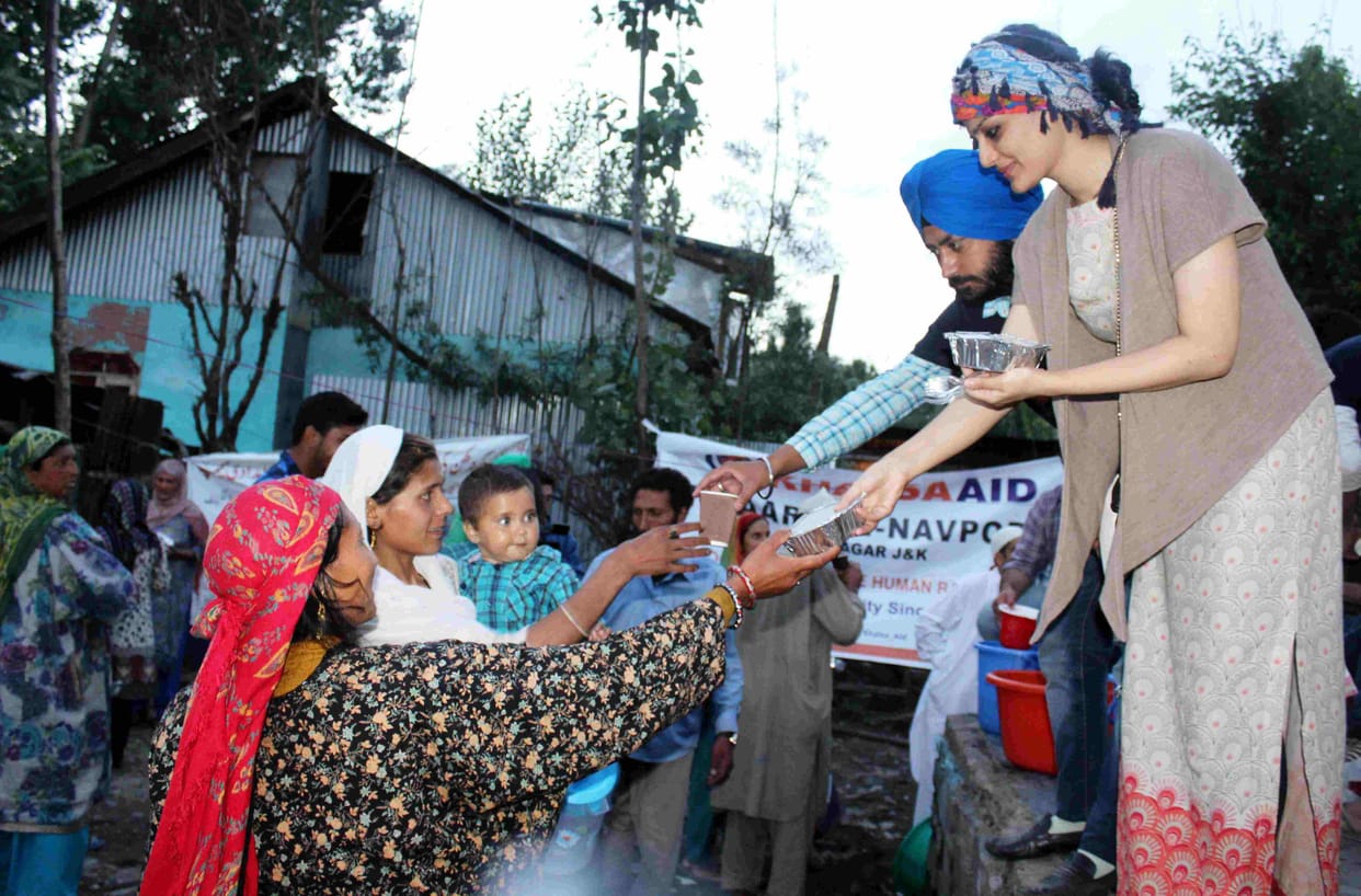 sikh organisation organised help camp in kashmir
