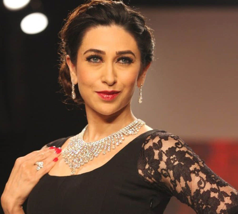 karishma kapoor debut film was flop and then she has no work 