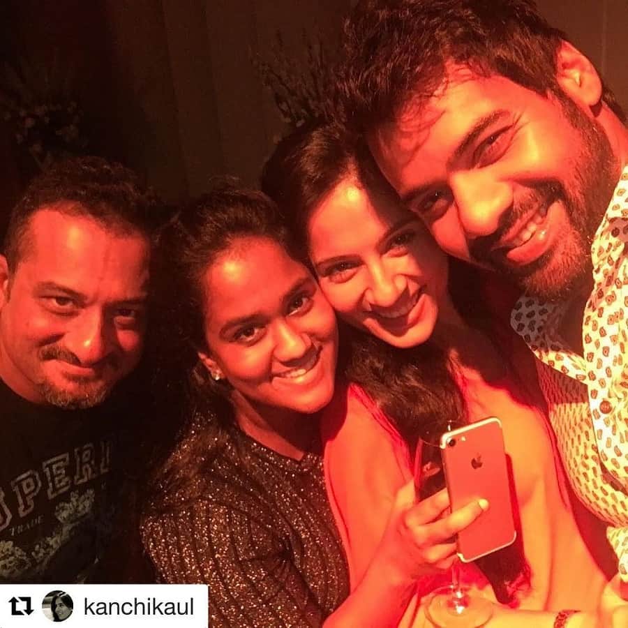 salman khan celebrates tubelight success party cuts cake