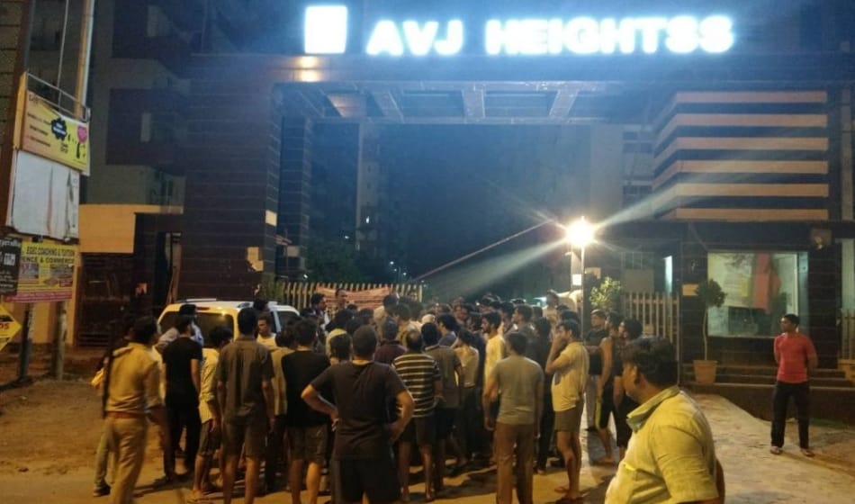 greater noida avj heightss society guard enters a flat and tries to rape engineer girl, arest