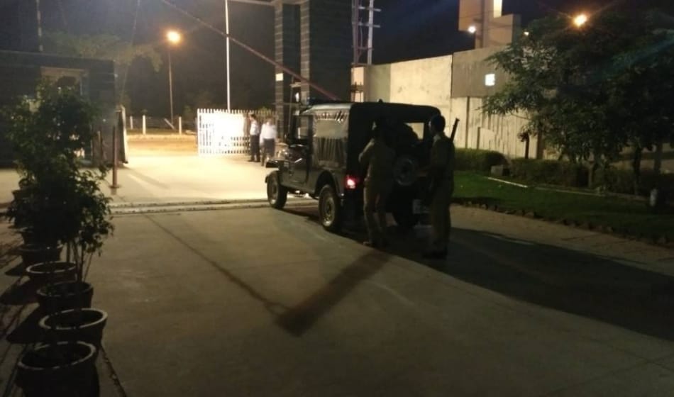 greater noida avj heightss society guard enters a flat and tries to rape engineer girl, arest