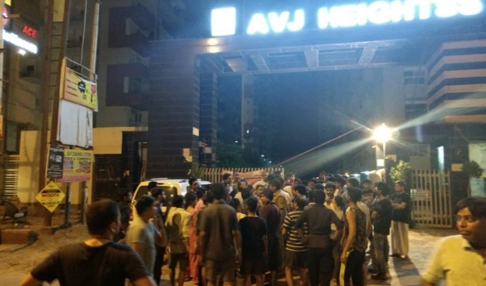 greater noida avj heightss society guard enters a flat and tries to rape engineer girl, arest
