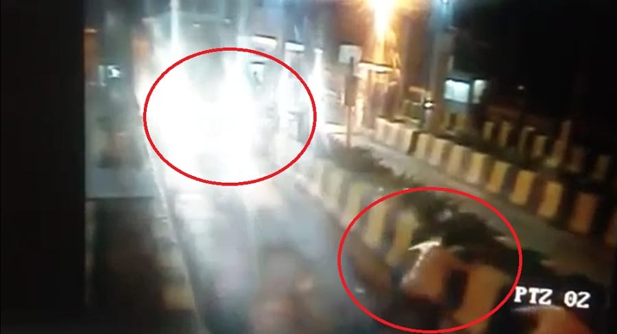 truck carrying cow cattle tried to run oveer the police party and gaurakshaks 