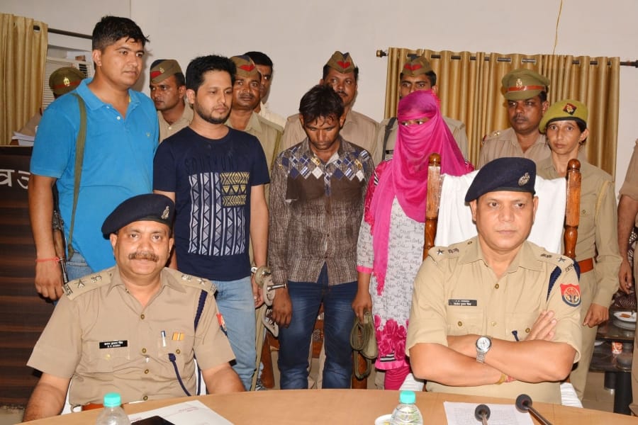 mathura police have arrested kidnappers demanding fifteen crore 
