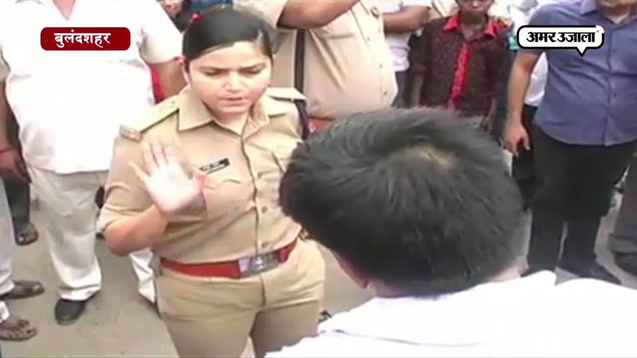 lady dsp who cuts bjp leader challan in bulandshahr is transferred, tells her emotions on facebook