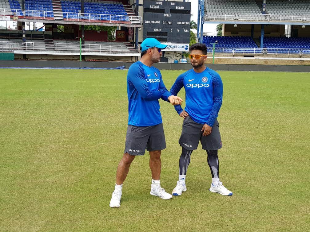 Team India Captain Virat Kohli advice MS Dhoni to do not retire