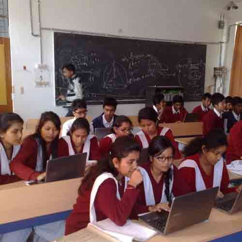job vacancies for 10th passed in navodaya vidyalaya samiti 32000 salary