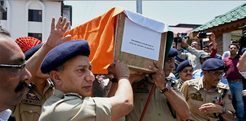 kashmiri's standing against separatists in valley