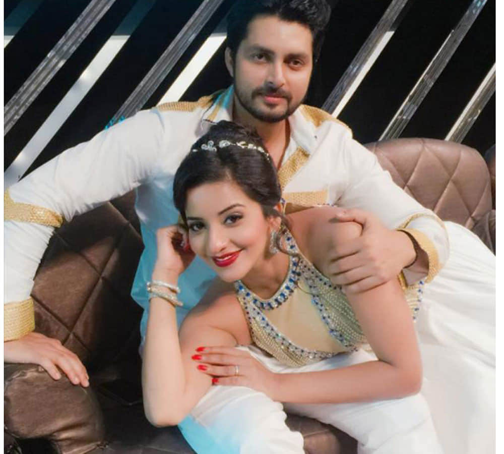 Bigg Boss contestant Monalisa posts seemingly TOPLESS PIC on Instagram