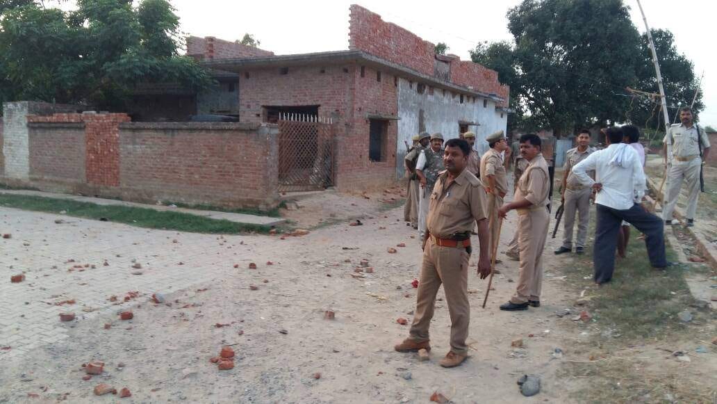 azamgarh two communities fight after auto hit bike
